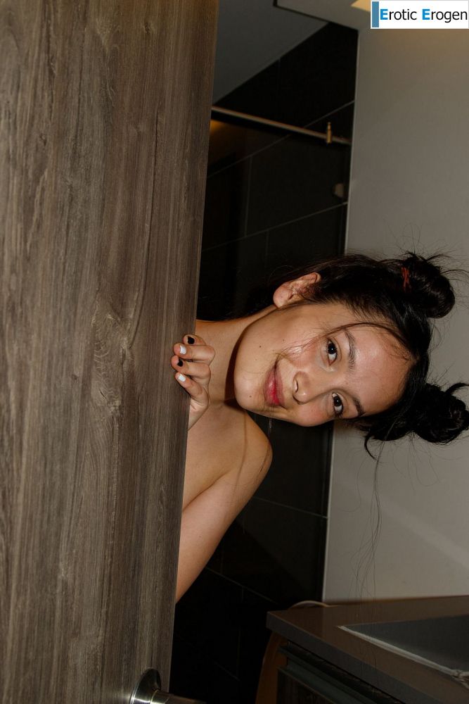 Luisa Medrano in Where Am I At. Фото 35
