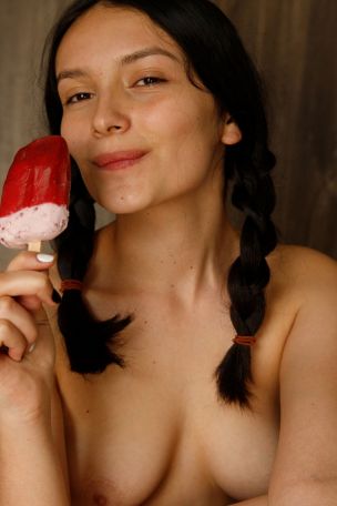Luisa Medrano in Where Am I At. Эскиз 30