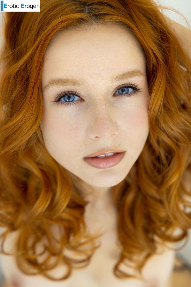 Lila Rouge in Mesmerizing Gaze. Фото 40