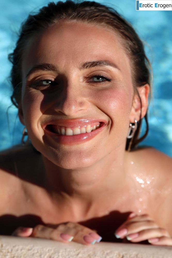 Cara Mell in Shoot Day Montage. Часть 4. Фото 34