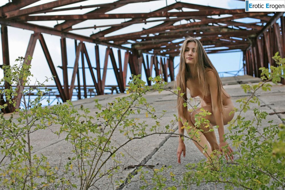 Leraa in Looking Sexy. Picture 29
