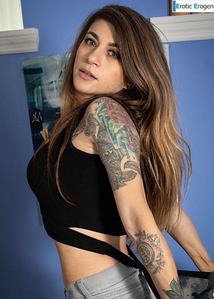 Angeladawn in Paint With Me. Фото 14