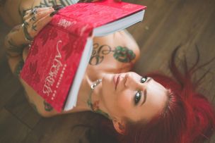 Bombaboom in How To Be Adored. Эскиз 58