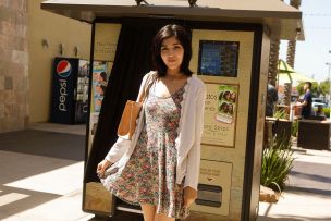 Camila Gomez in Photos With Friends. Эскиз 2