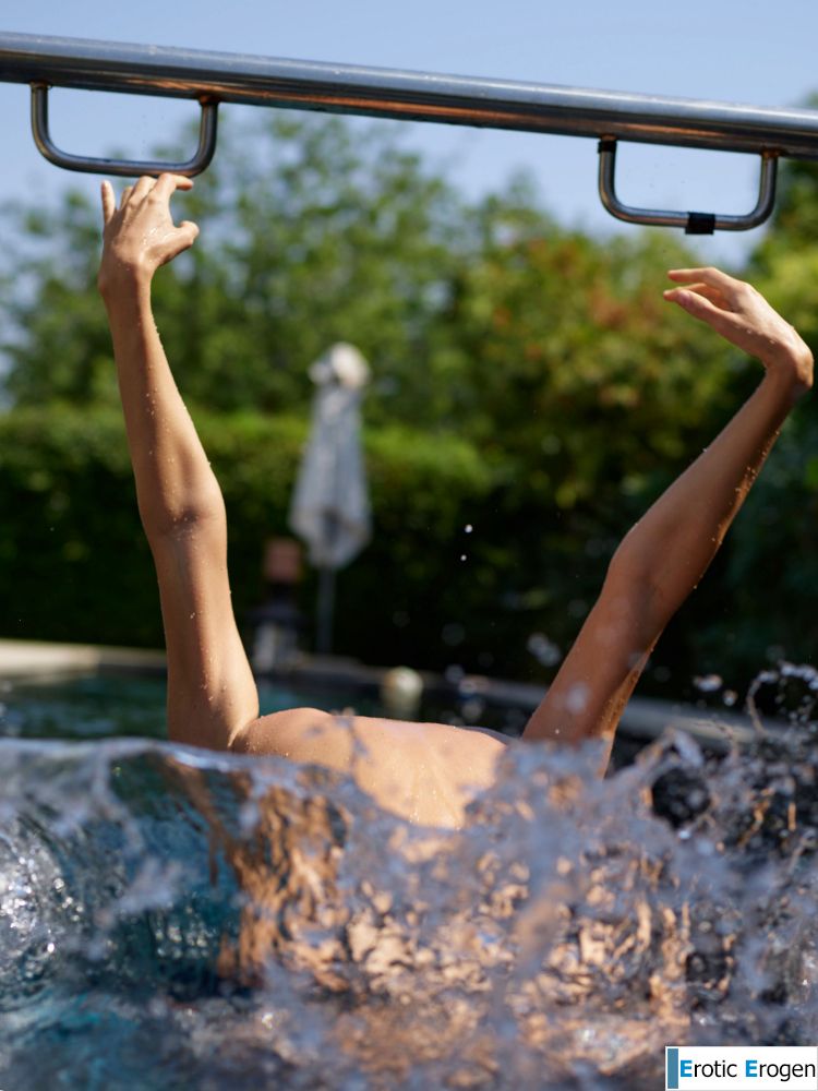 Anna L in Wet Fun. Фото 44