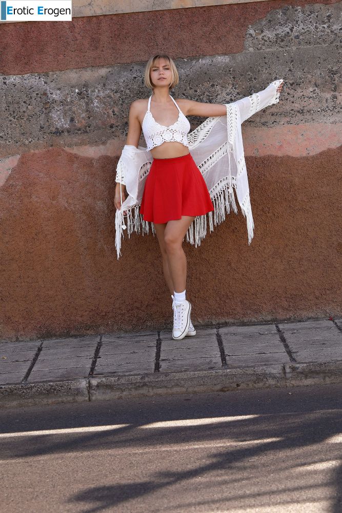 Lana Lane in Postcard From Funchal. Фото 39