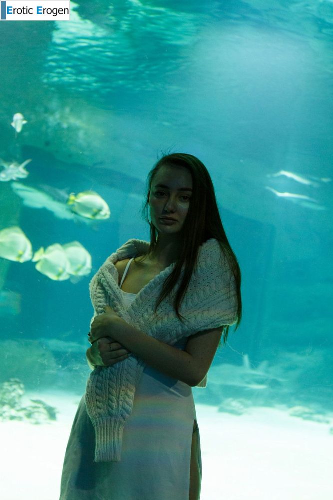 Ira Sedina in Night At The Aquarium. Фото 12