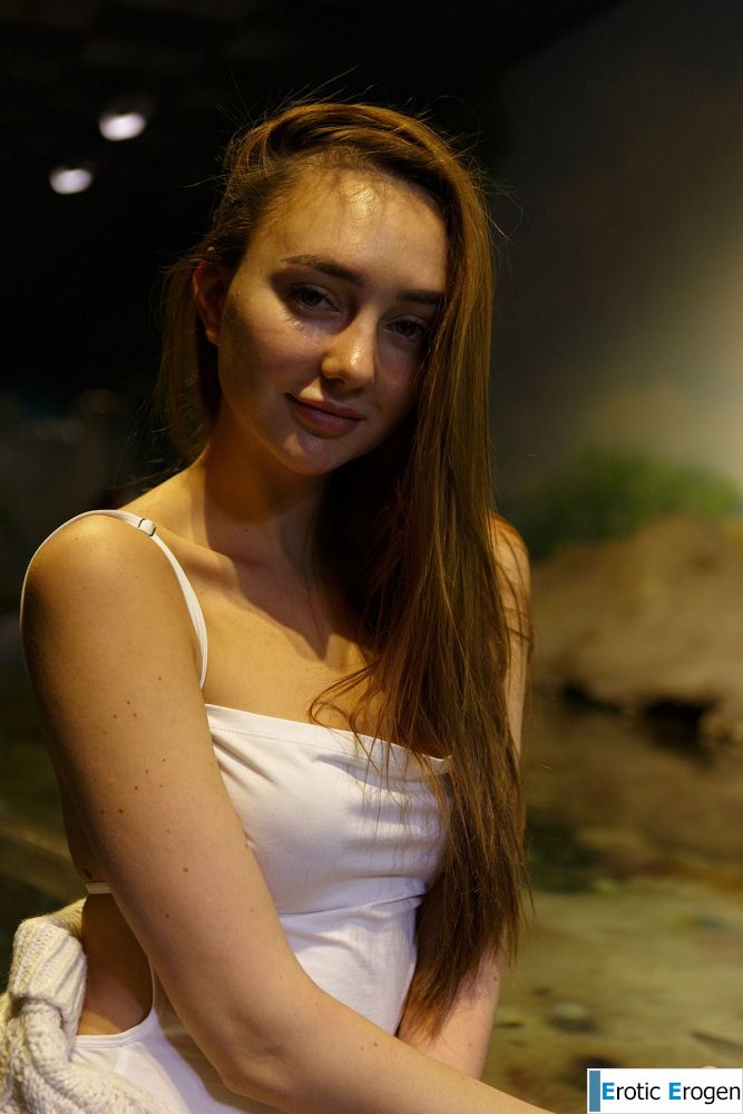 Ira Sedina in Night At The Aquarium. Фото 15