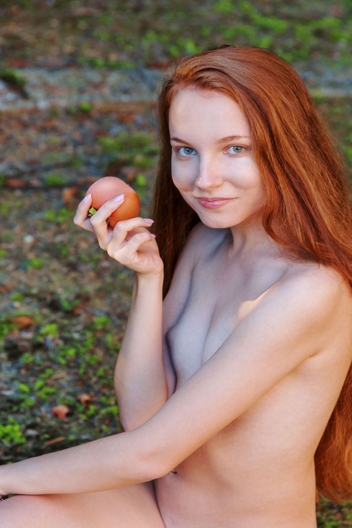 Lola Jolie in Nude Surprise. Эскиз 28