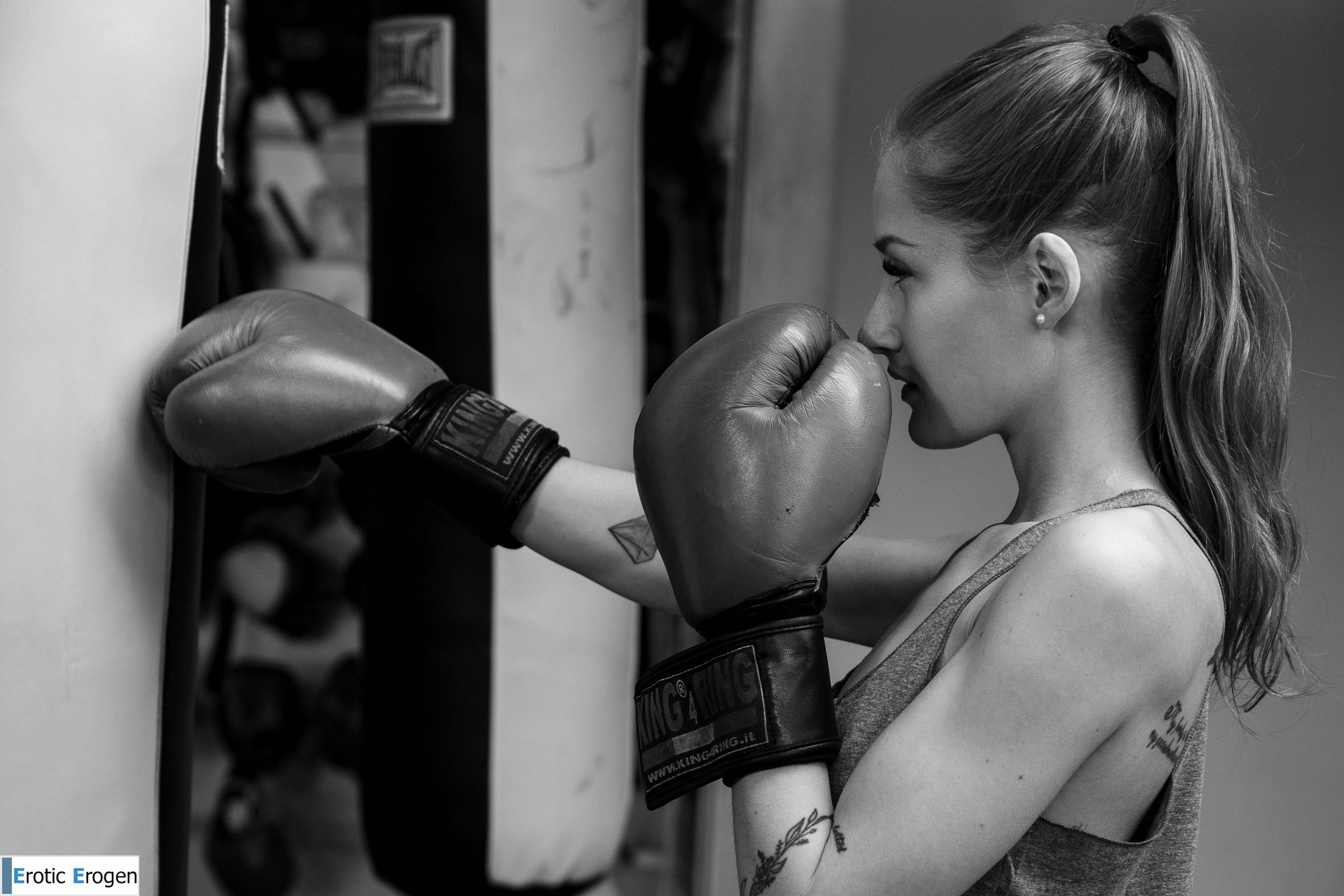 Tiffany Tatum in Boxing Gym. Фото 29