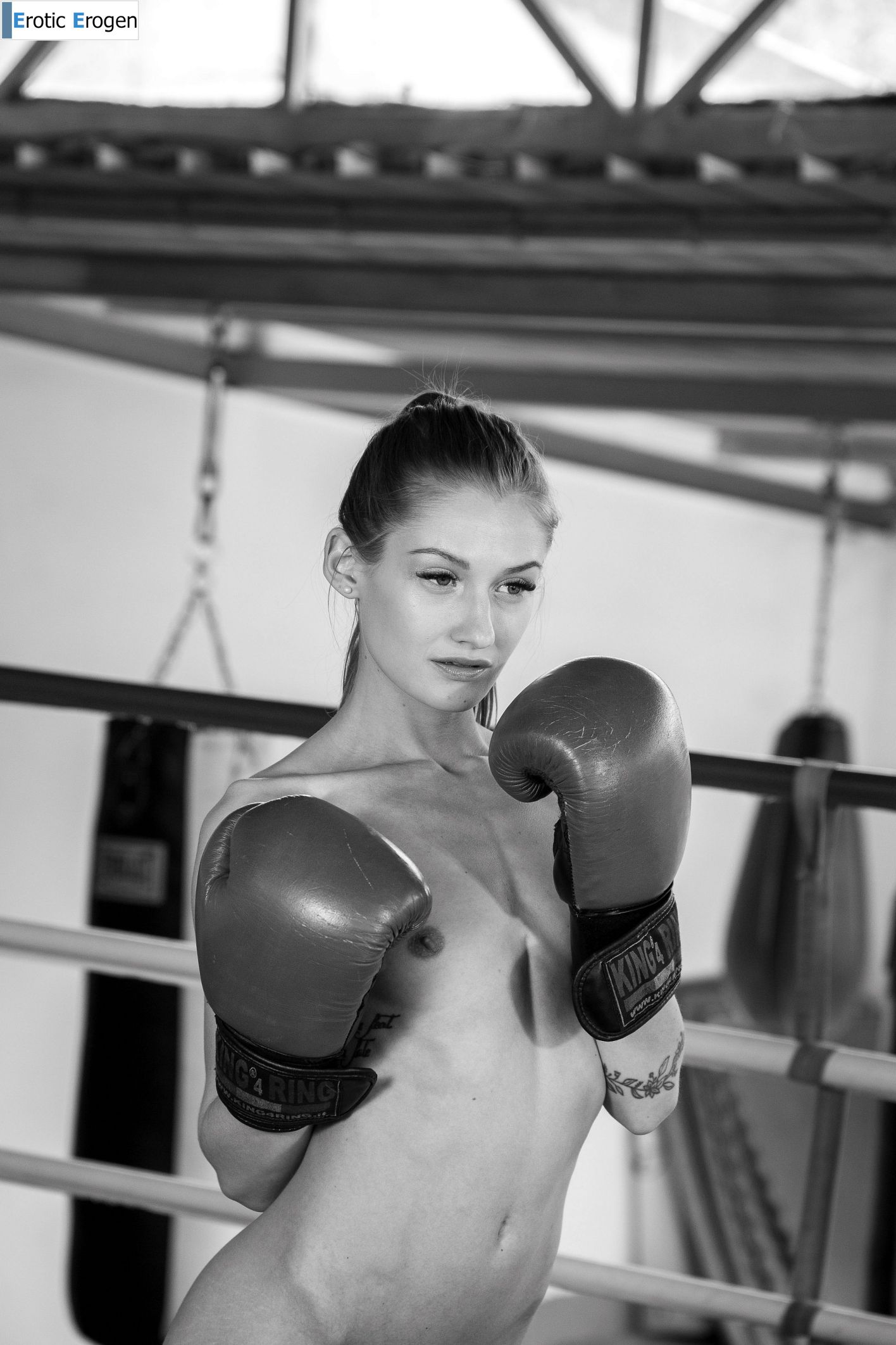 Tiffany Tatum in Boxing Gym. Фото 38