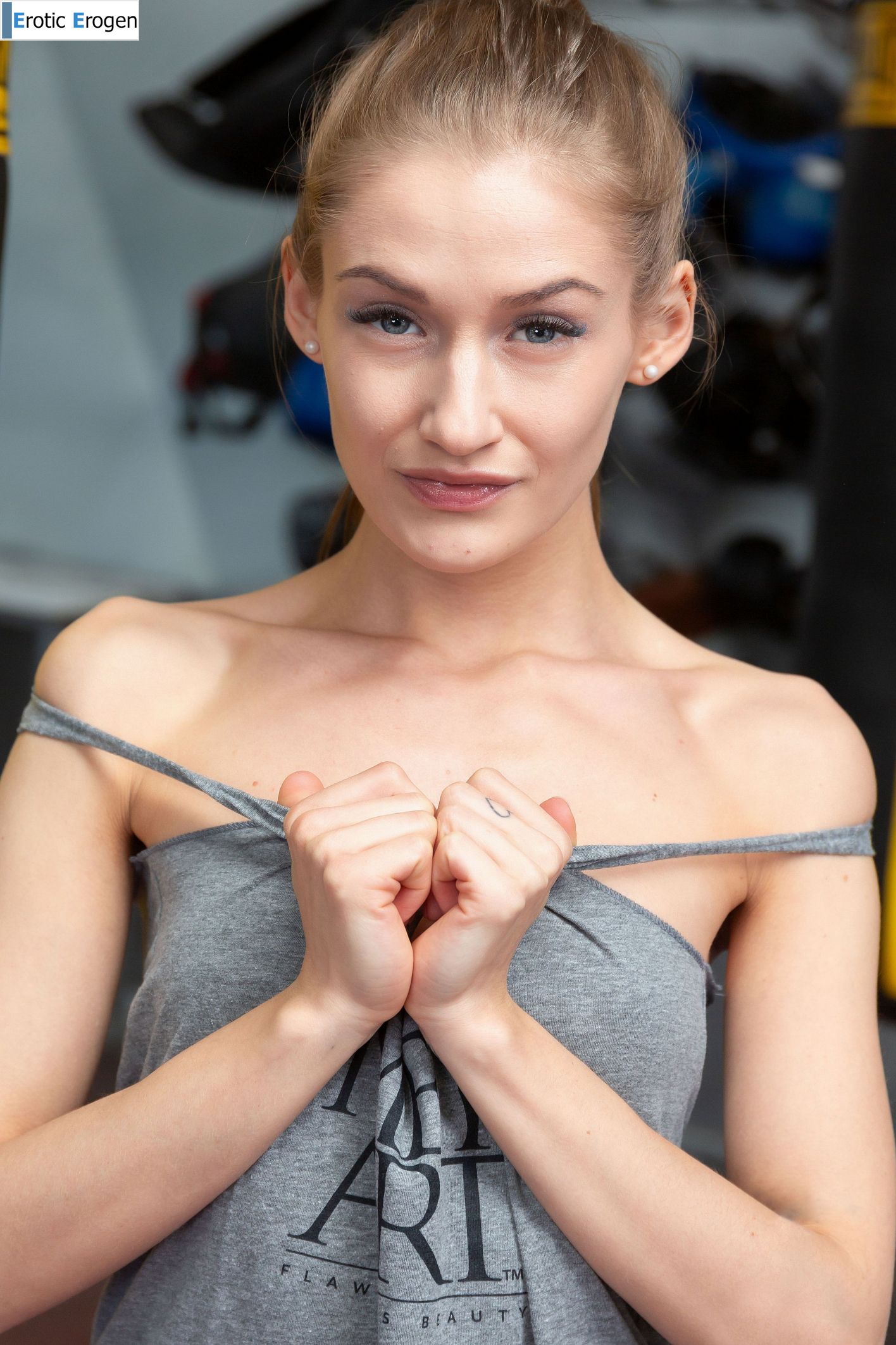 Tiffany Tatum in Boxing Gym. Фото 4