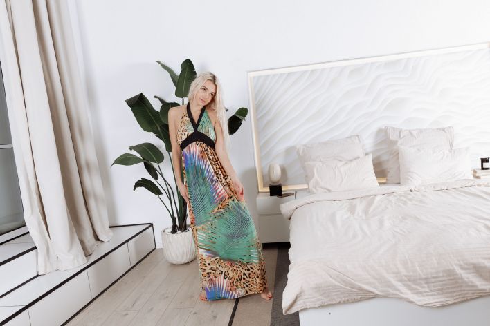 Valeria Mour in On My Bed. Thumb 1