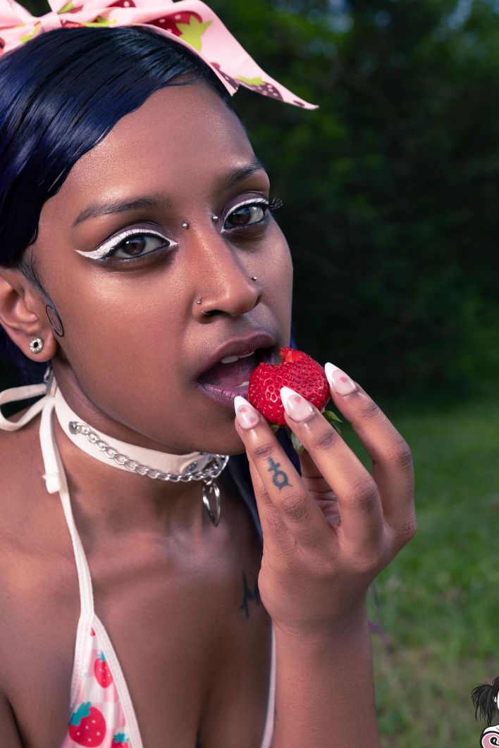 Kawaiikillz in Natures Candy. Thumb 5