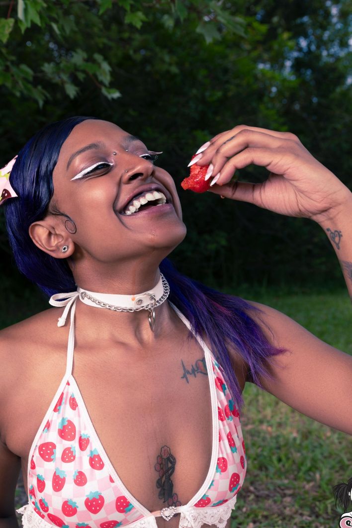 Kawaiikillz in Natures Candy. Thumb 8