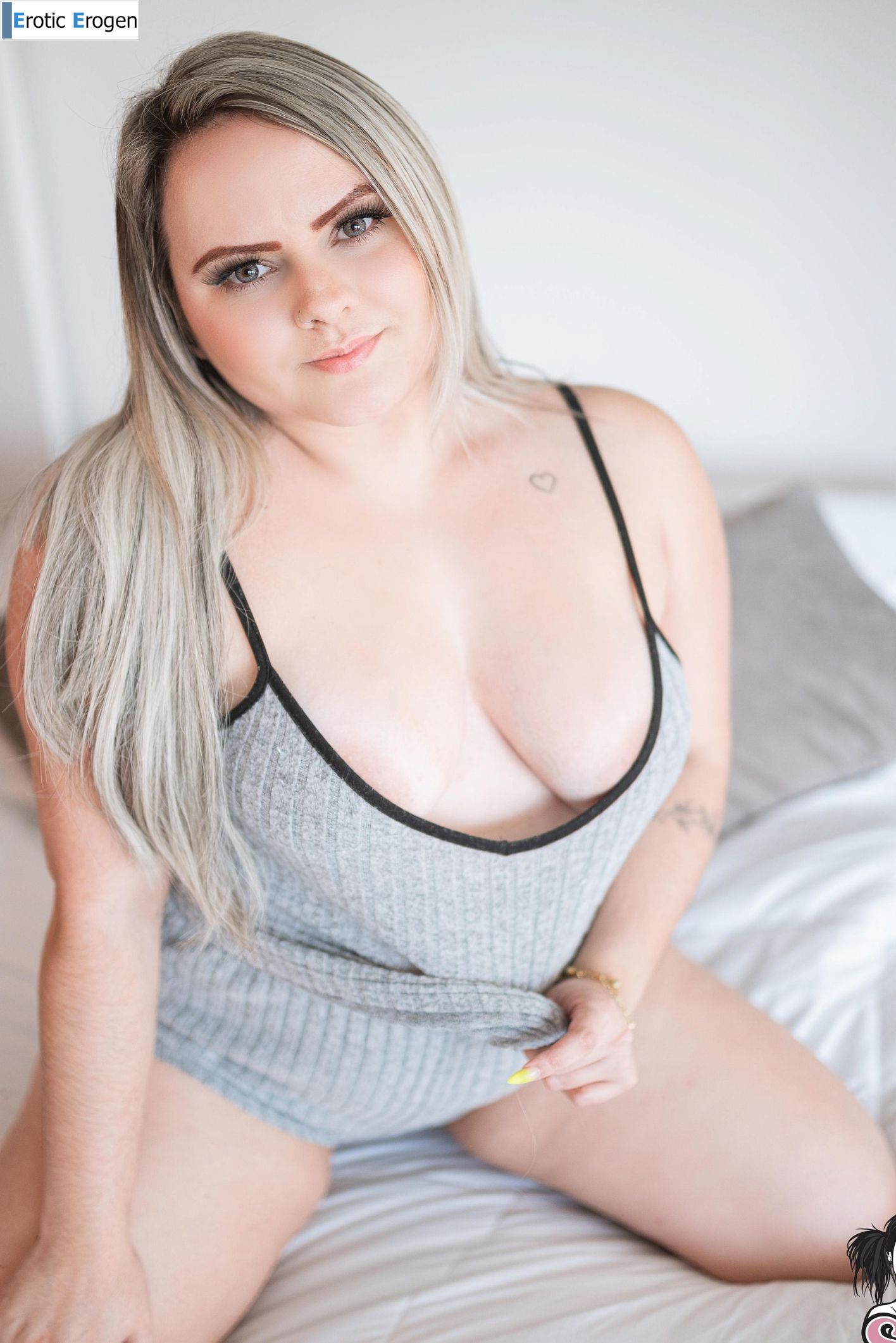 Gabyzinha in Sweet Dreams Are Made Of This. Picture 17