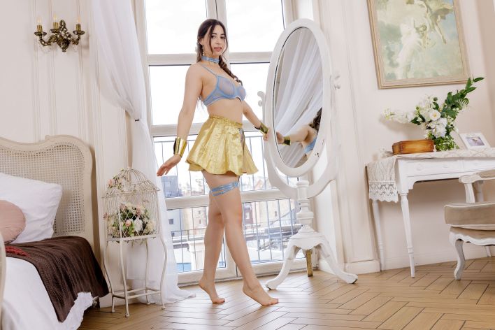 Ella Mira in Sassy Curves. Thumb 5