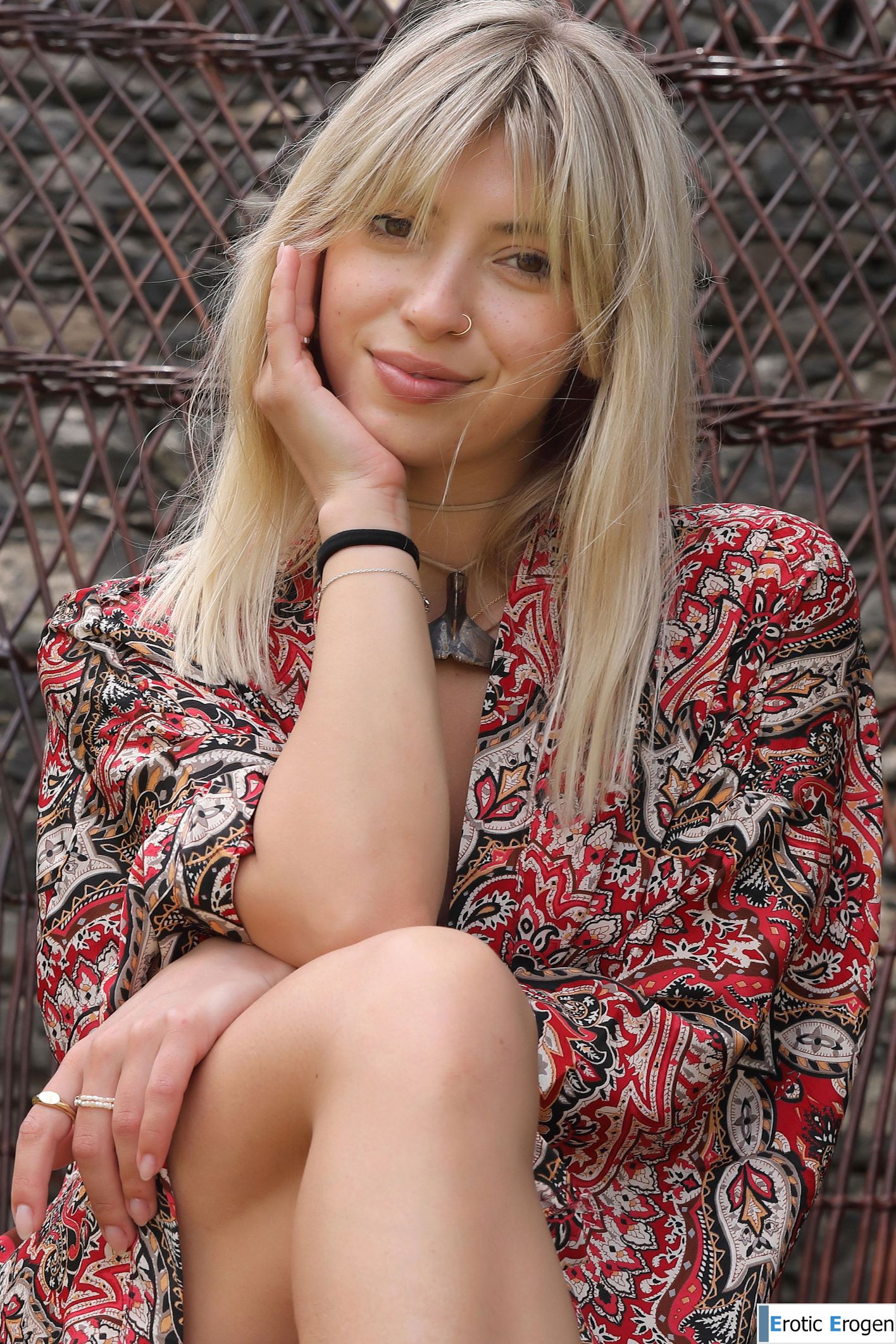 Avery in Postcard From Santa Cruz. Фото 10