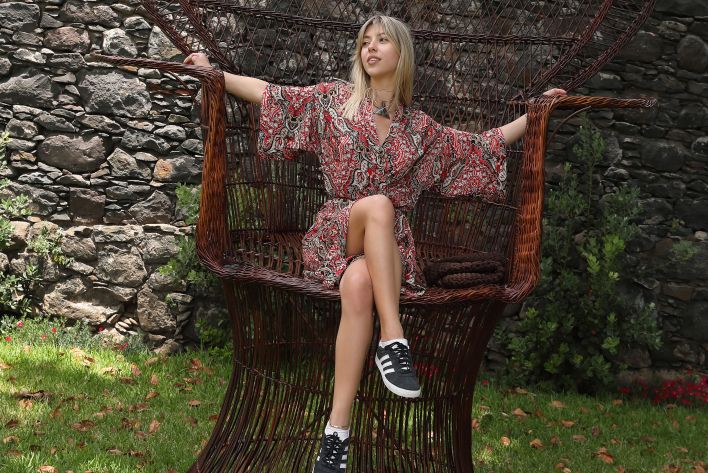 Avery in Postcard From Santa Cruz. Thumb 2