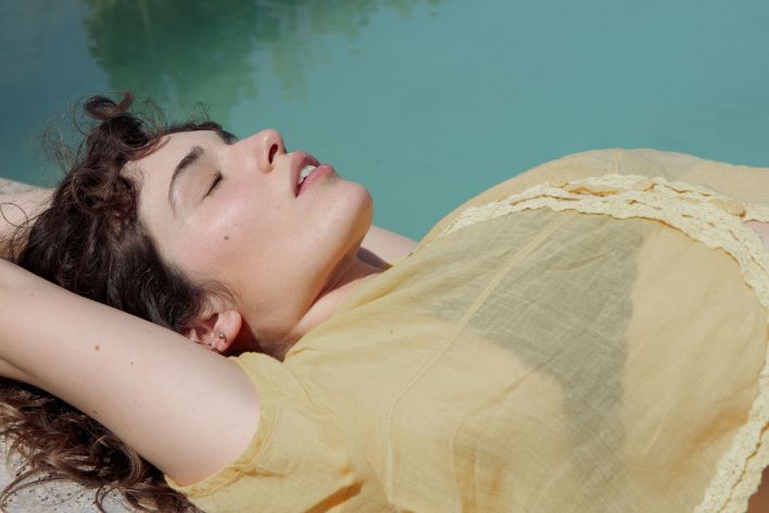 Raquel Linda in Languid Day. Thumb 4