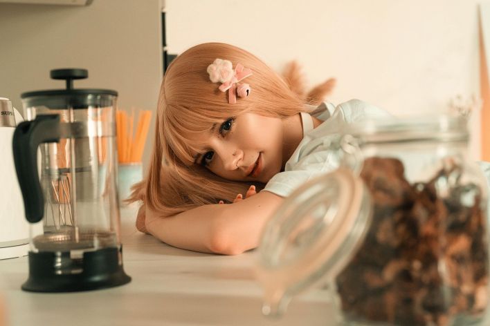 Pixi in Breakfast Routine. Thumb 7