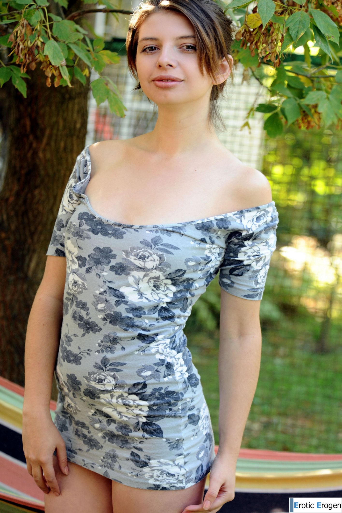 Simona in Presenting Simona. Фото 3