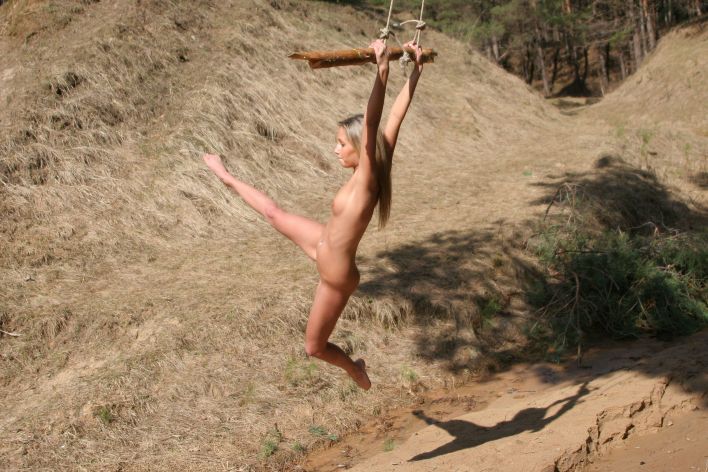 Sandy A in Forest Swing. Эскиз 34