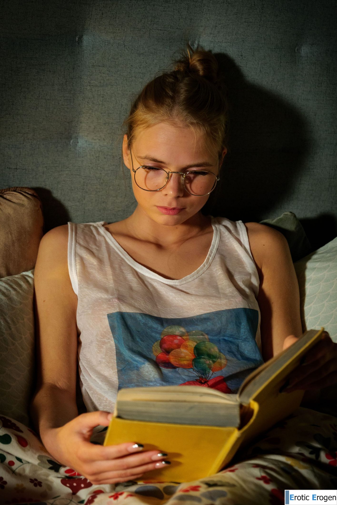 Luise in Book Fetish 1. Фото 1