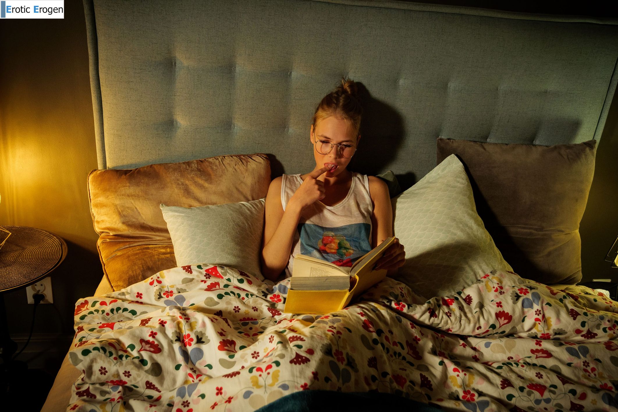 Luise in Book Fetish 1. Фото 2