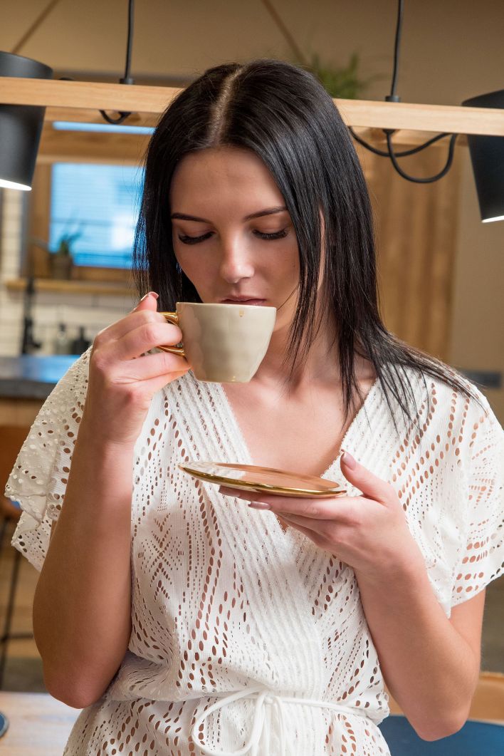 Simone in Tea Break. Thumb 3