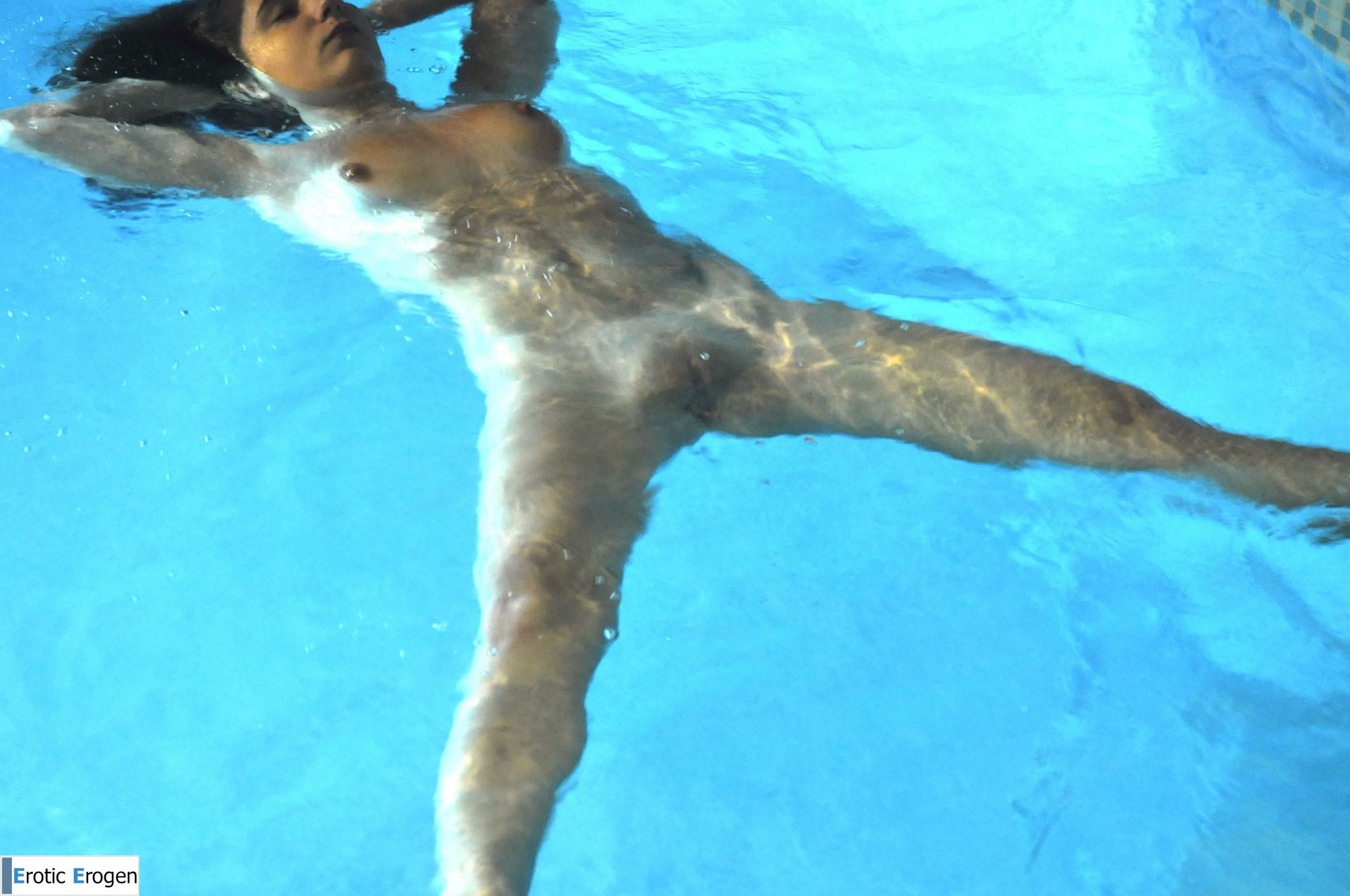 Lesya in The Beautiful Pool. Picture 40